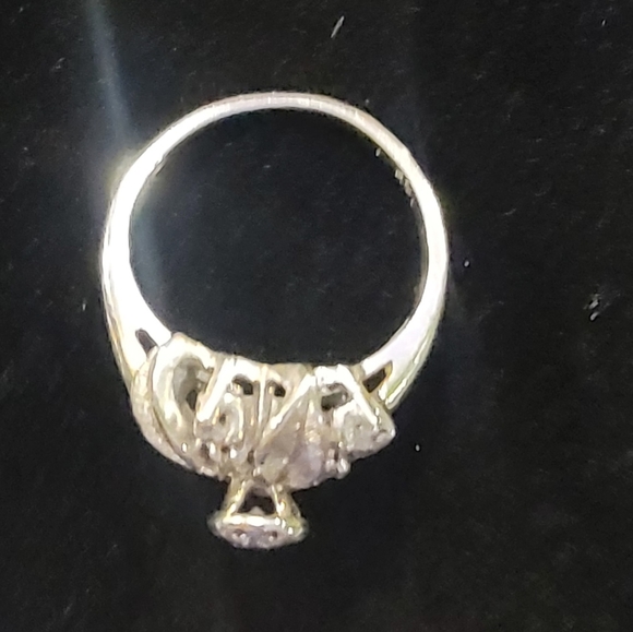 AUTHENTIC 14KT white gold 1960s flower motif ring sz 6 - Picture 4 of 6